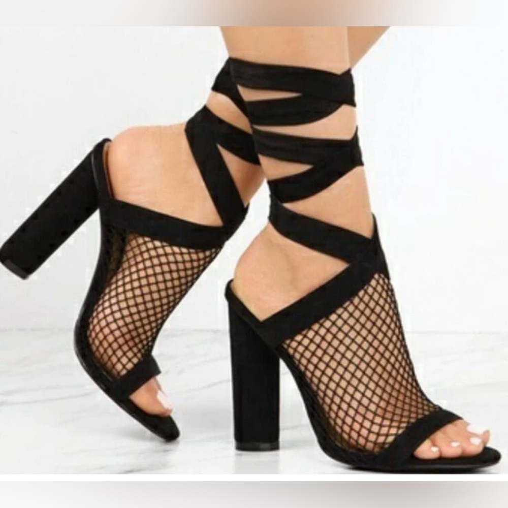 Black Lace up pumps